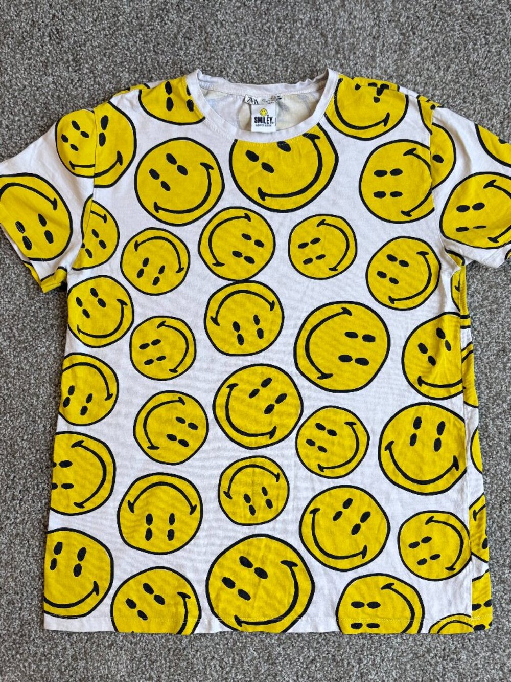 Zara Smiley Happy Collection Graphic T Shirt Size L